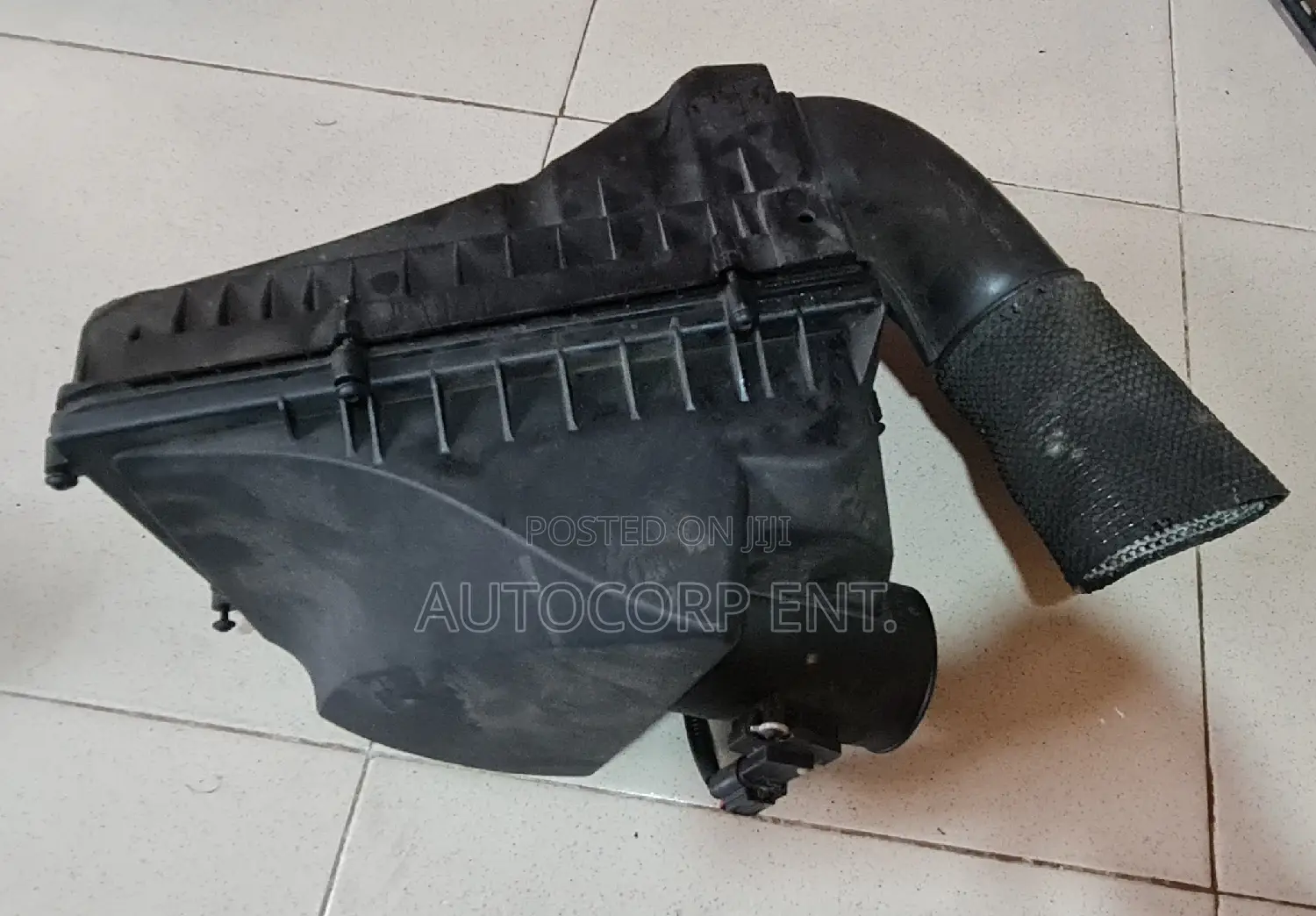 2013 - 2015 Jaguar XF 2.0T Air Cleaner Box