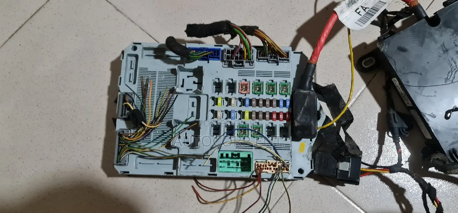 2013 - 2015 Jaguar XF 2.0T Fuse Box