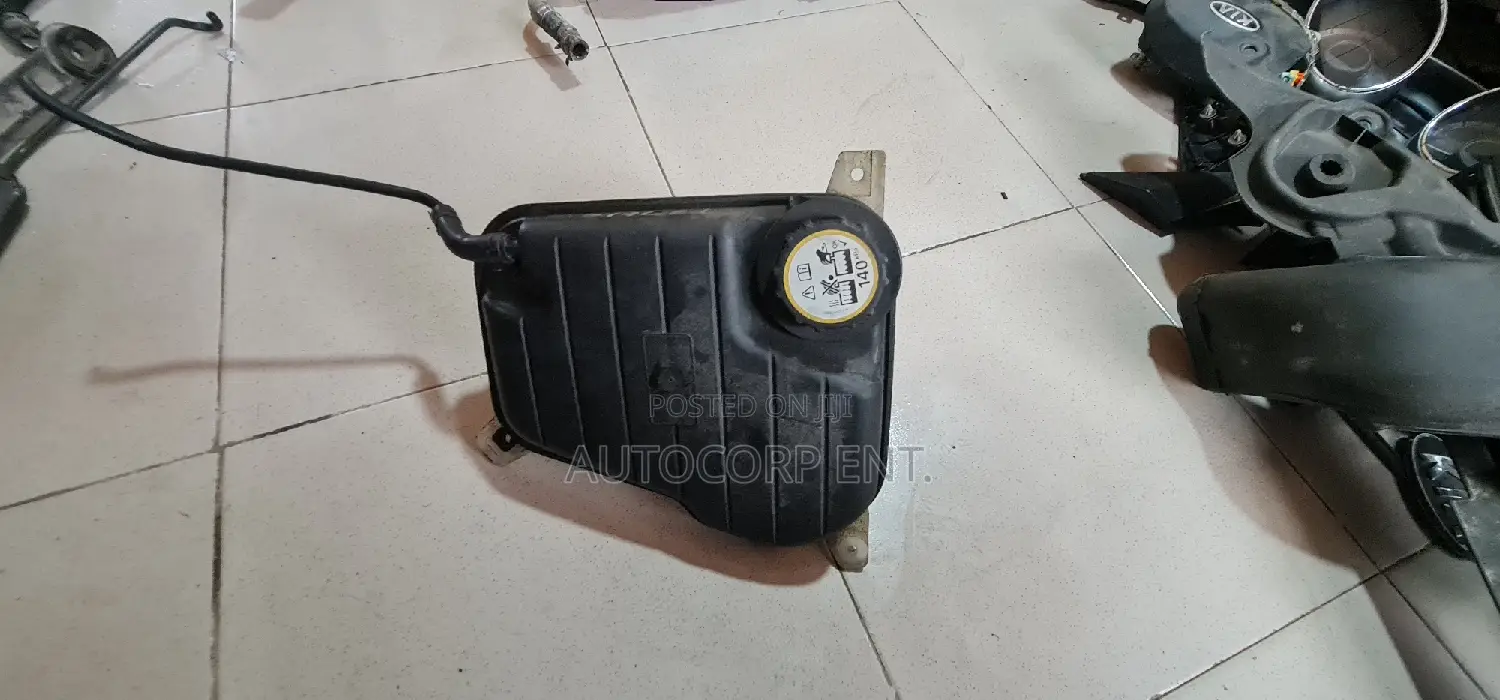 2011 - 2015 Jaguar XF Radiator Reservoire