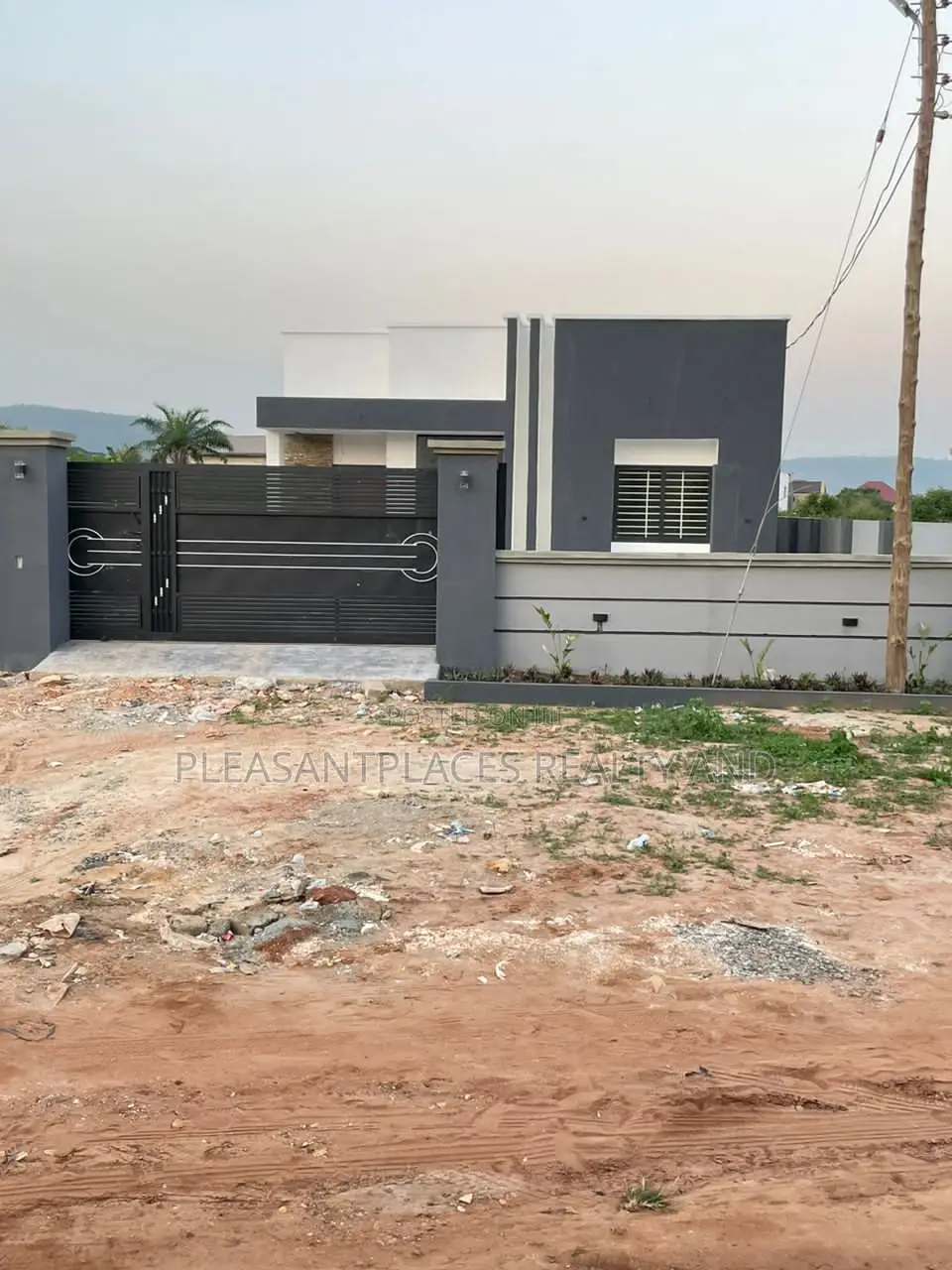 3bdrm House in Pleasantplaces, Accra Metropolitan for sale