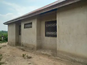 7bdrm House In Krobo, Near Kenyasi, Kwabre For Sale