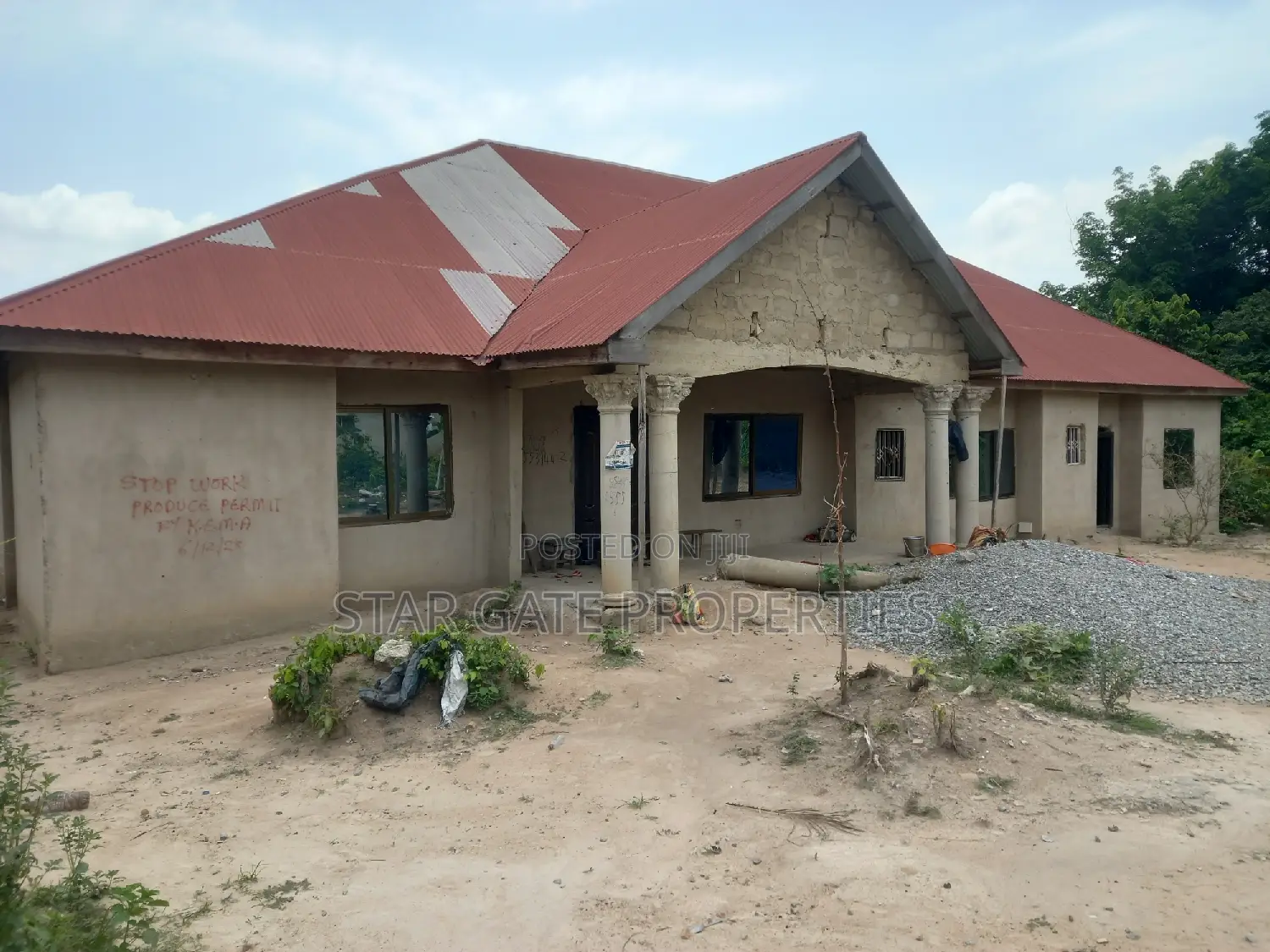 7bdrm House In Krobo, Near Kenyasi, Kwabre For Sale