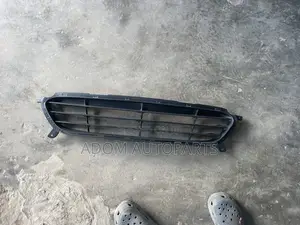 Hyundai Accent Down Grill Shell 2011 2012 2013 2014 2015