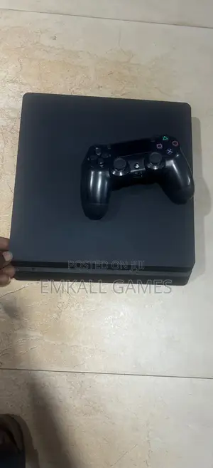 Playstation 4 Slim 1tb