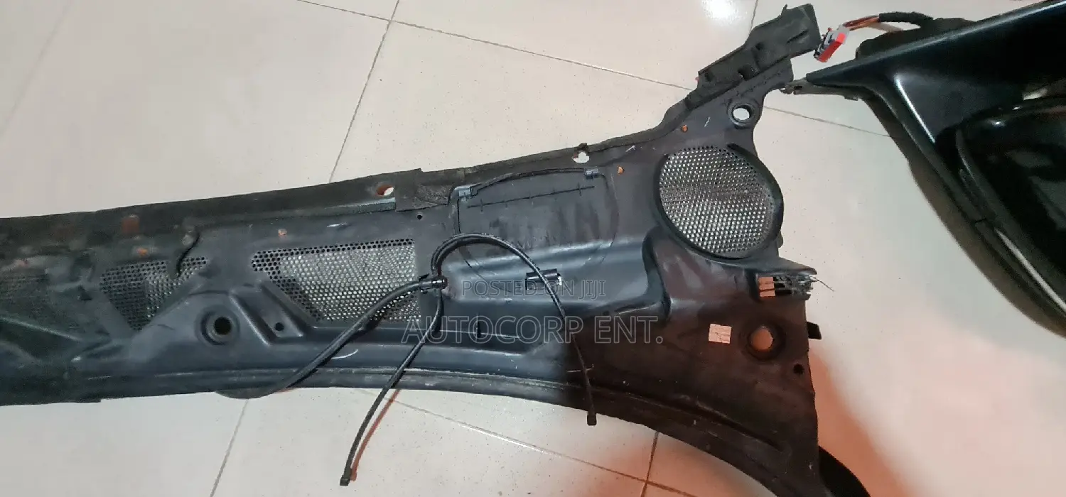 2010 - 2015 Jaguar Xf (X250) Wiper Cowl Screen