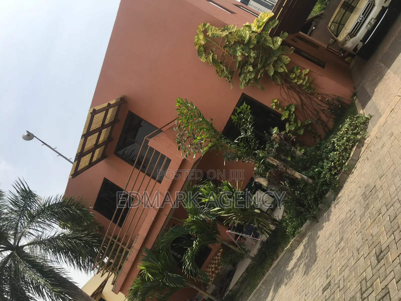 4bdrm Townhouse/Terrace in Abelenkpe, Lincoln School Area for sale