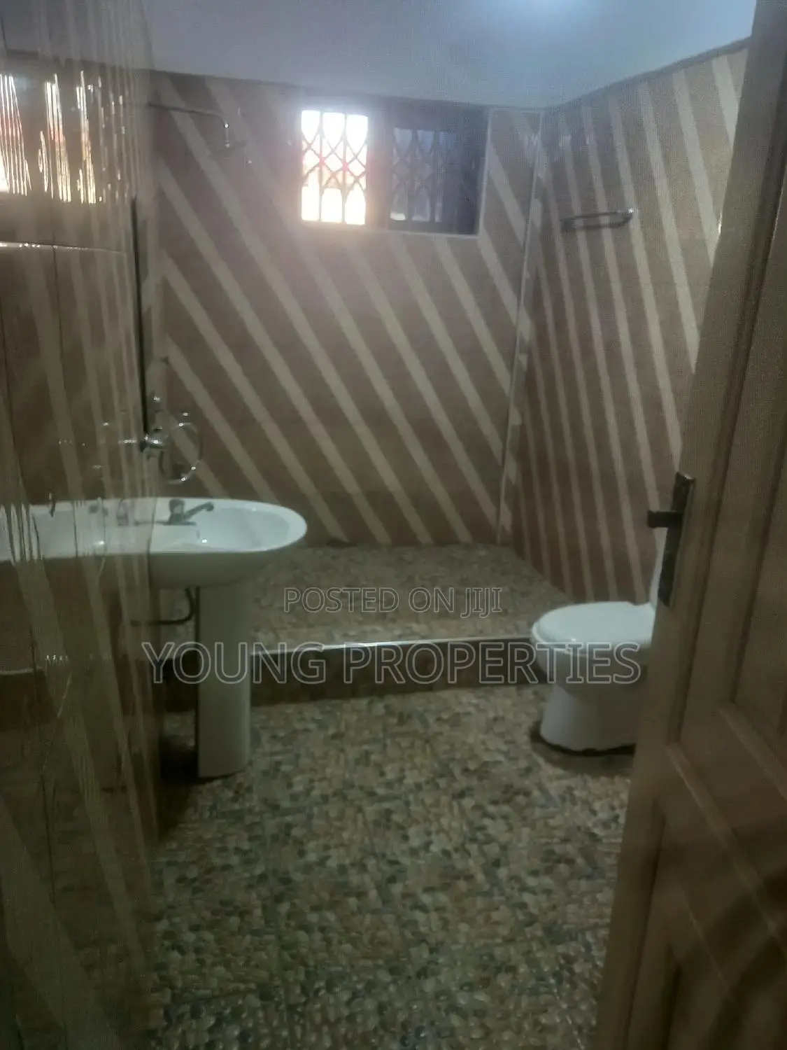 2bdrm Apartment in Ablekuma for rent