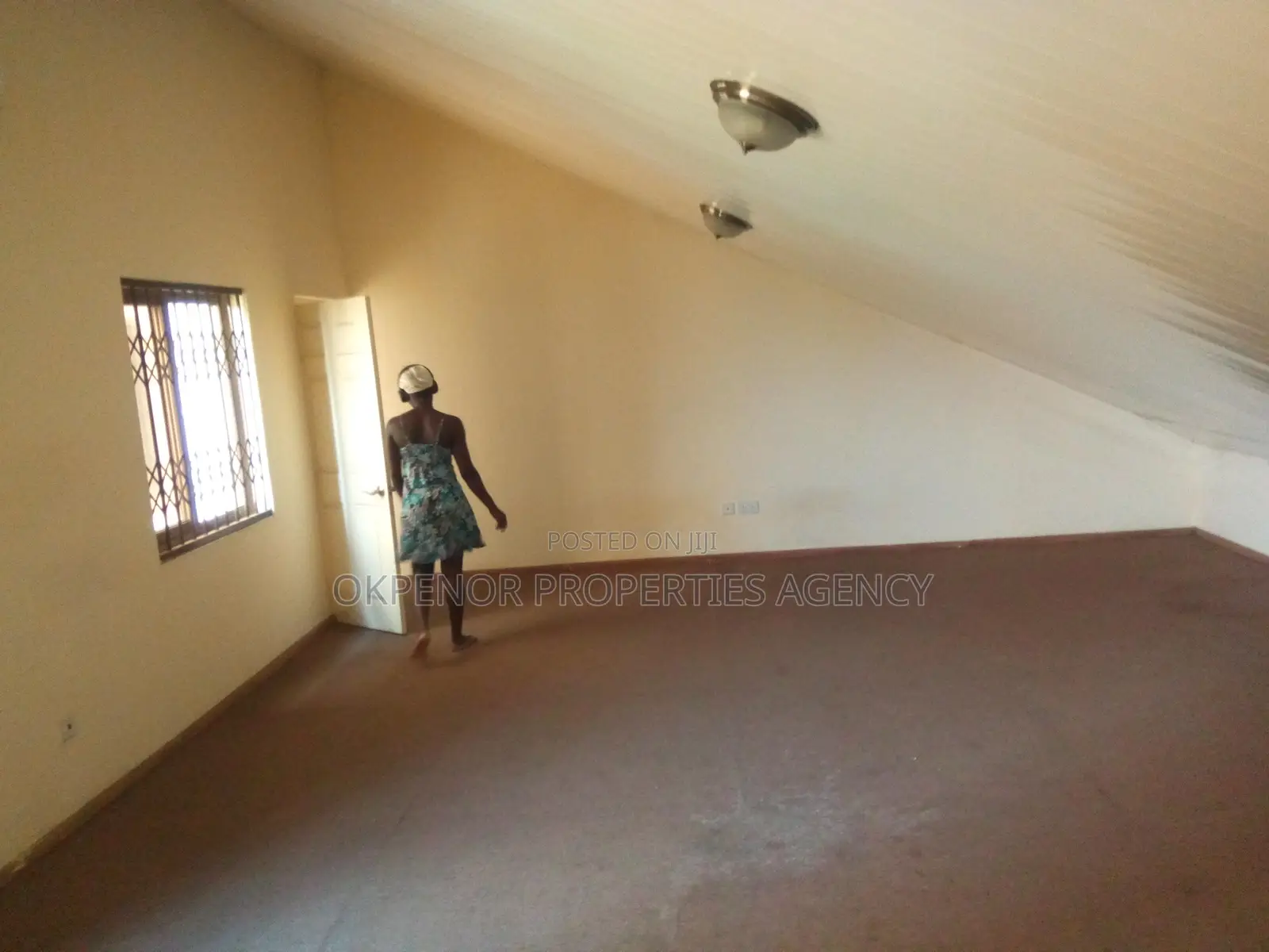 5bdrm House in Comm22, Tema Metropolitan for sale