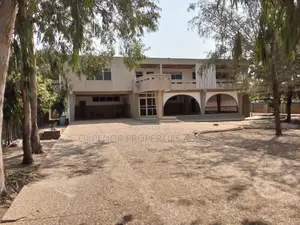 7bdrm House in Comm5, Tema Metropolitan for sale