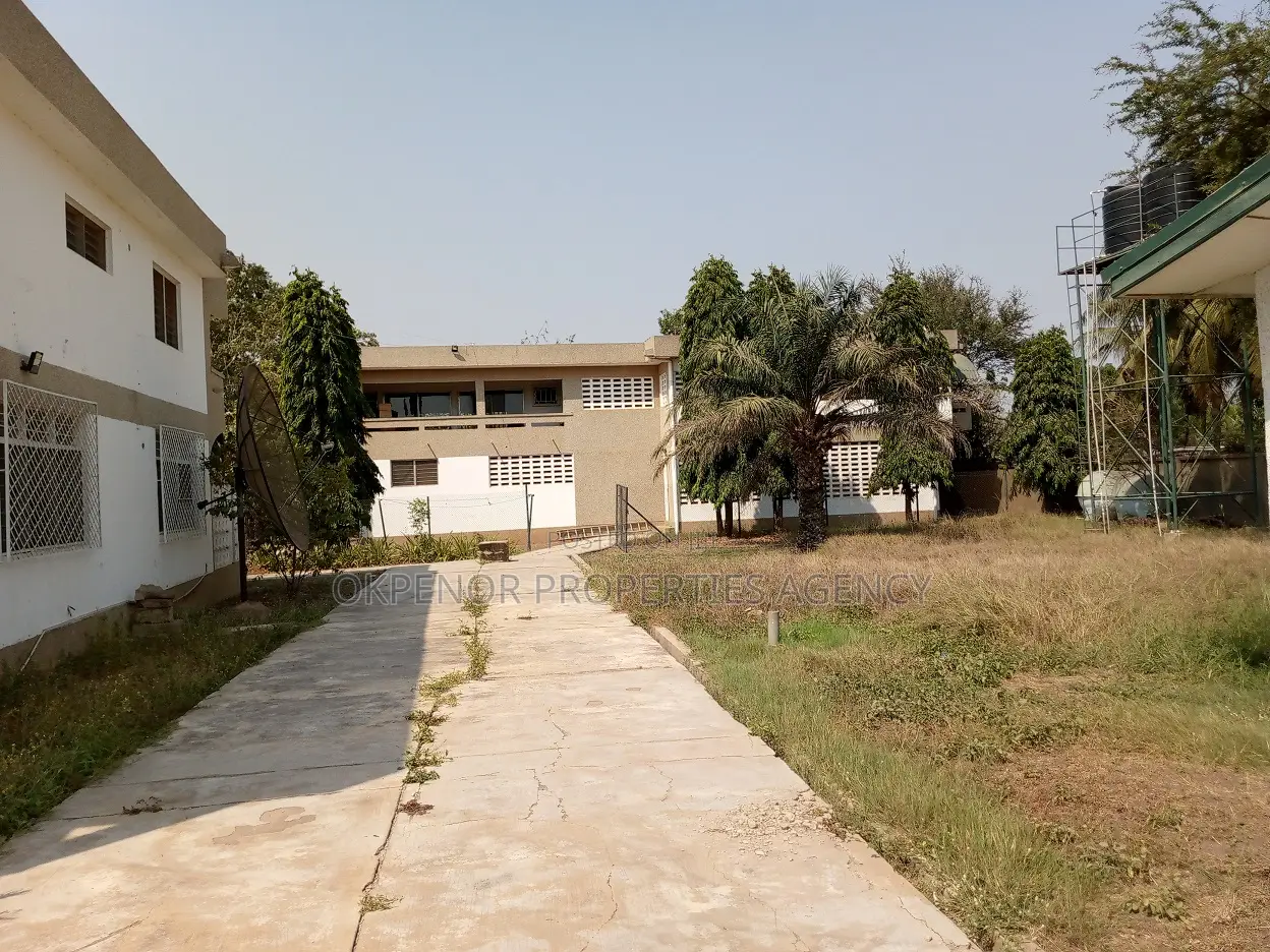 7bdrm House in Comm5, Tema Metropolitan for sale
