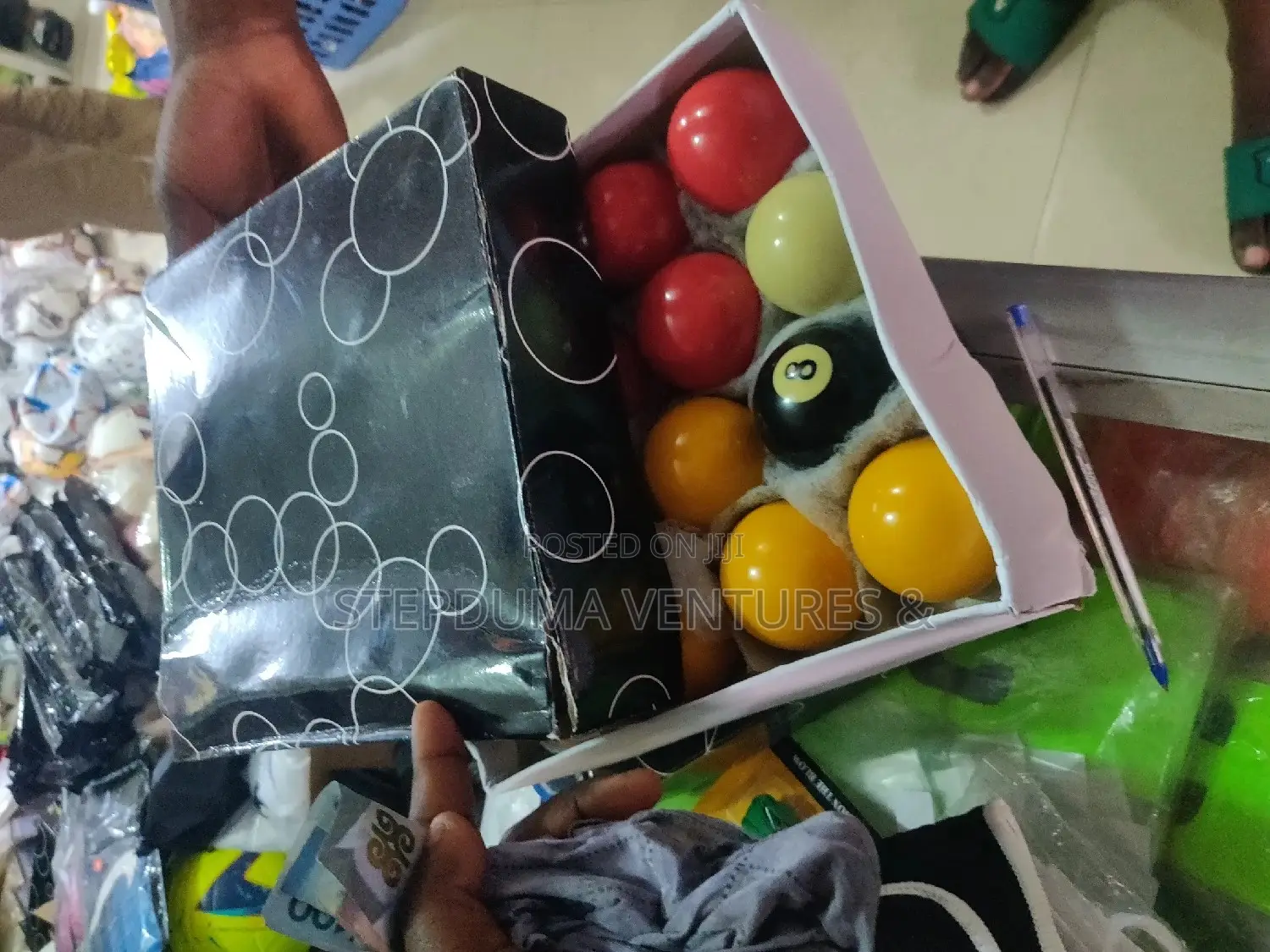 Snooker Balls ( 2 Colours)