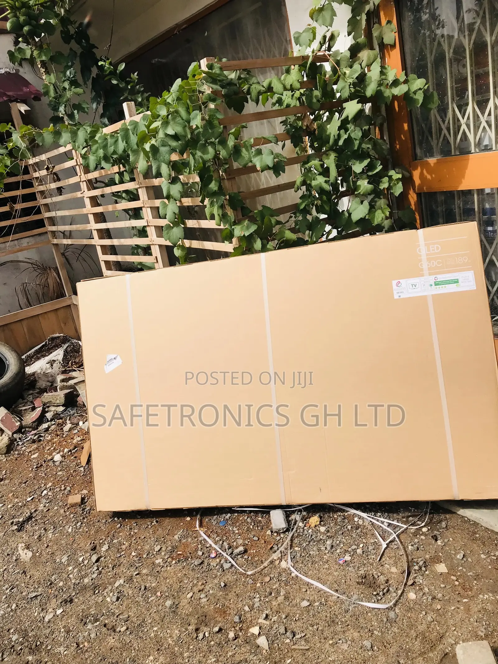 Black Samsung Q60C Smart Electric 75 Inches Glossy Qled