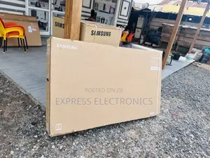 Nice Package UHD Smart Glossy Screen 65”Cu7000