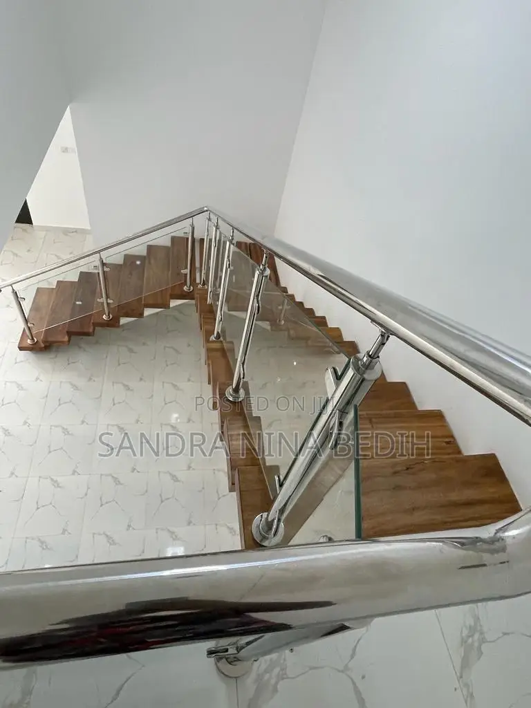 4bdrm House in Lakeside And East for sale