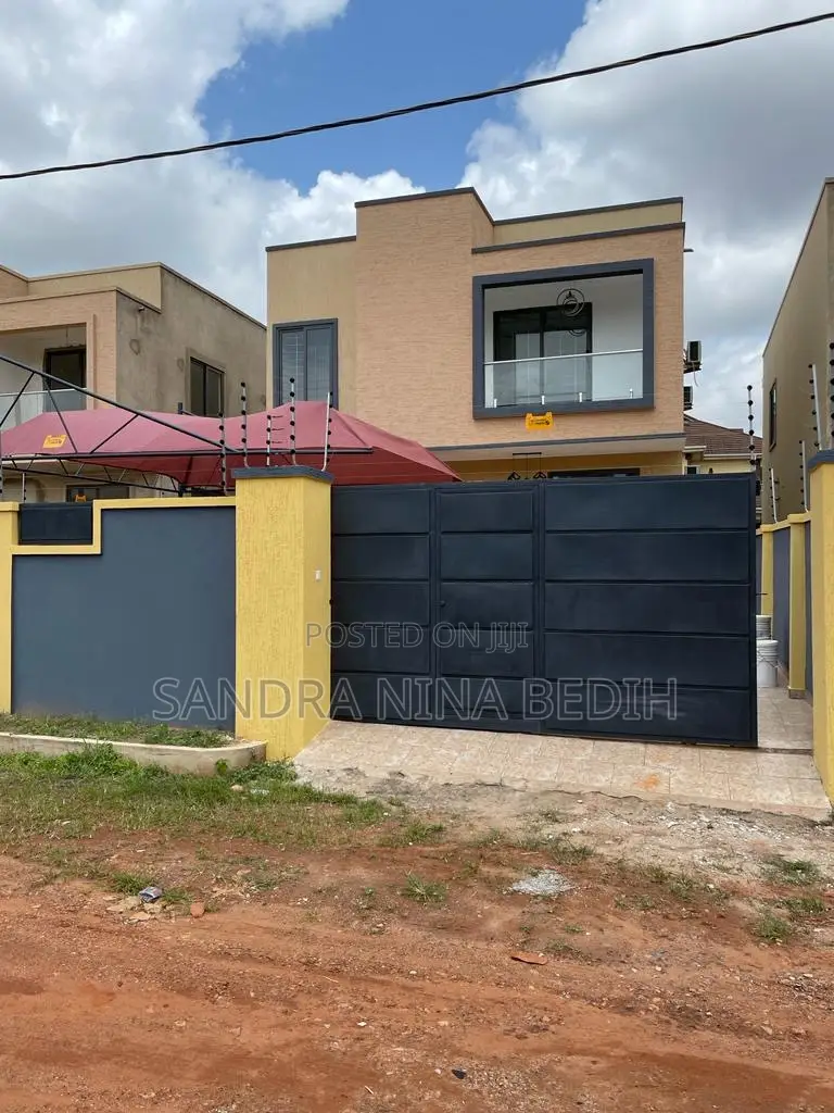 4bdrm House in Lakeside And East for sale