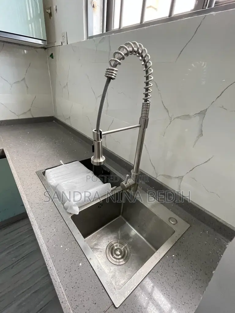 4bdrm House in Lakeside And East for sale