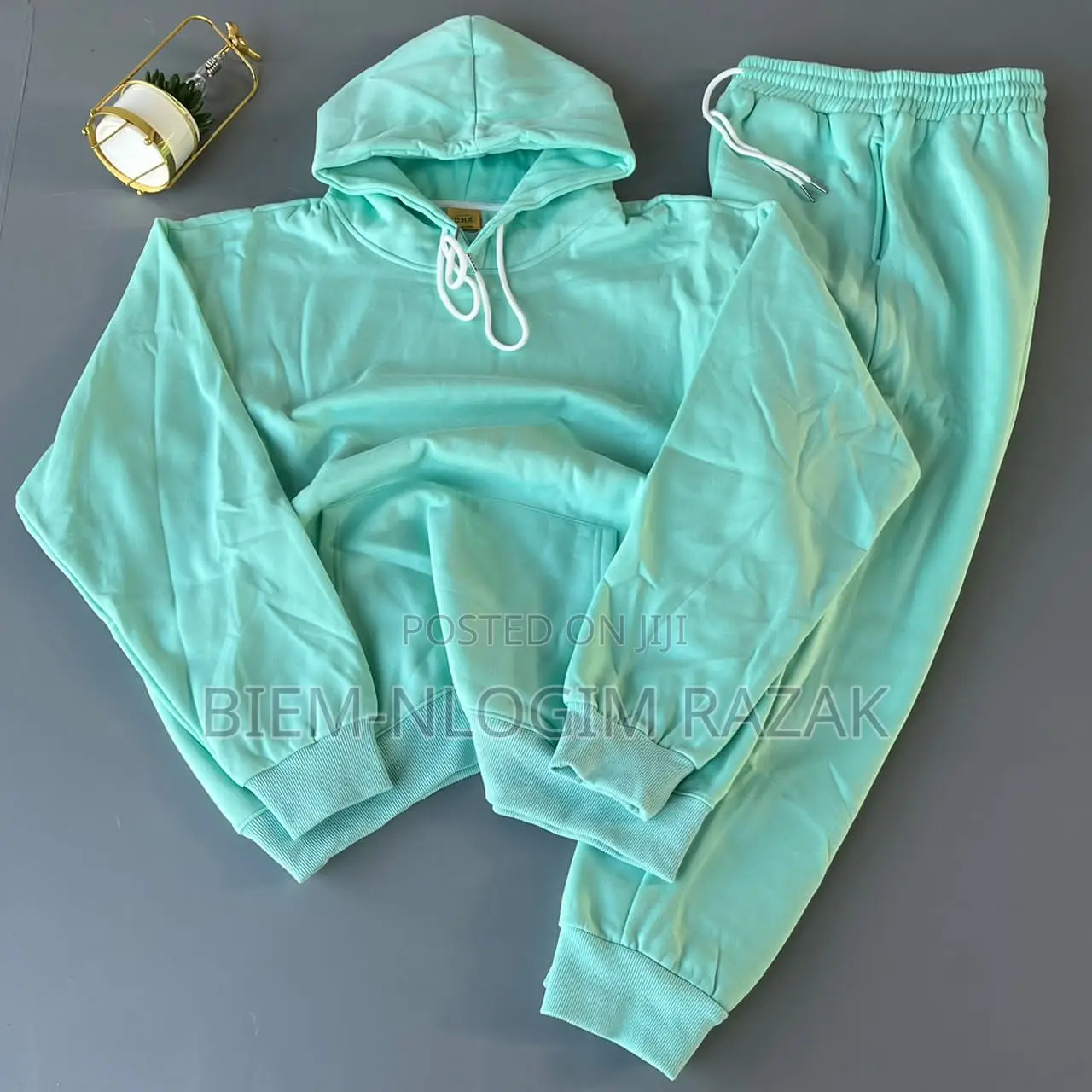 High Quality Hoodie Top N Down Available in Stock
