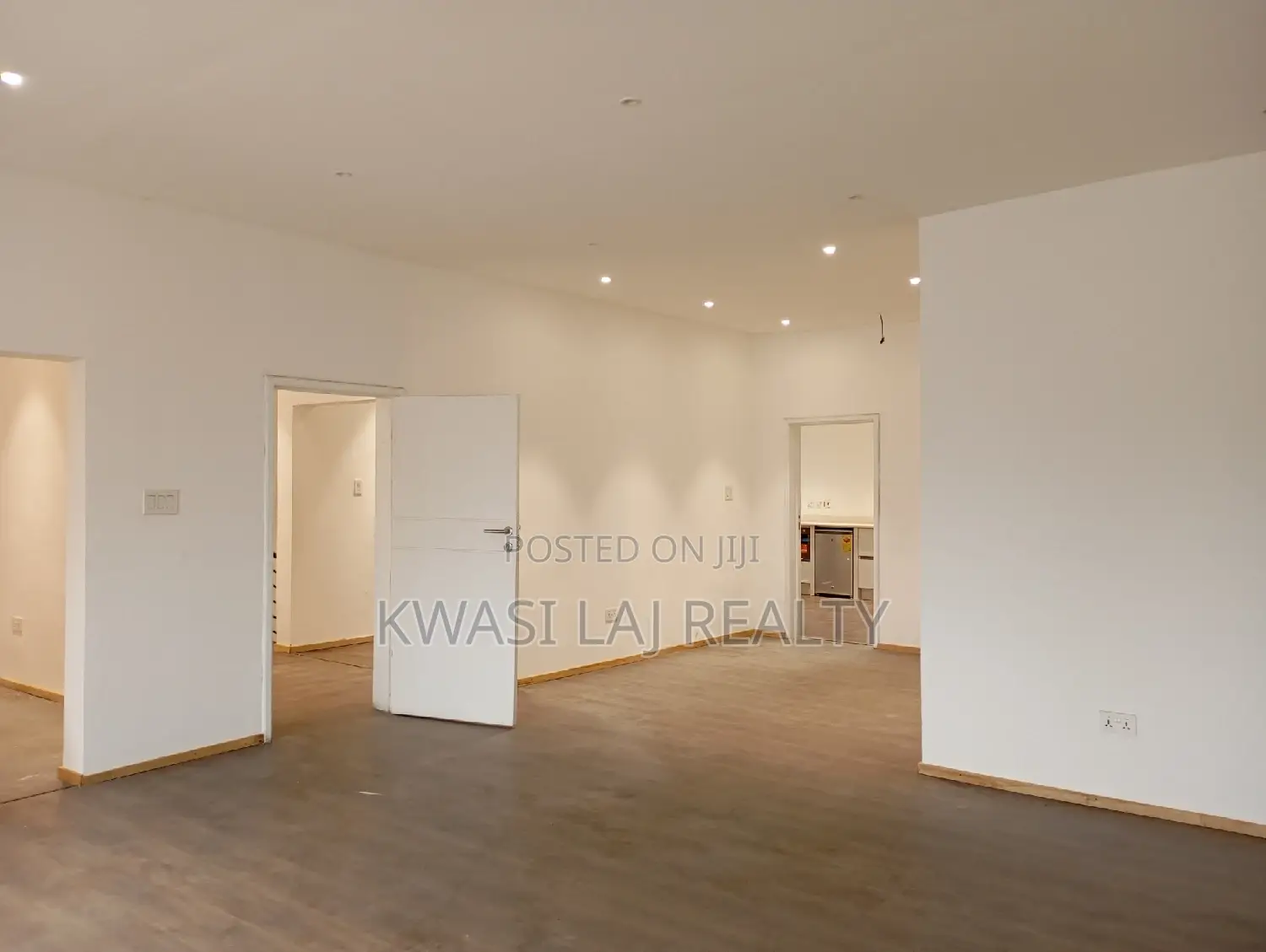 5bdrm House in Adanseman New, Weija for sale