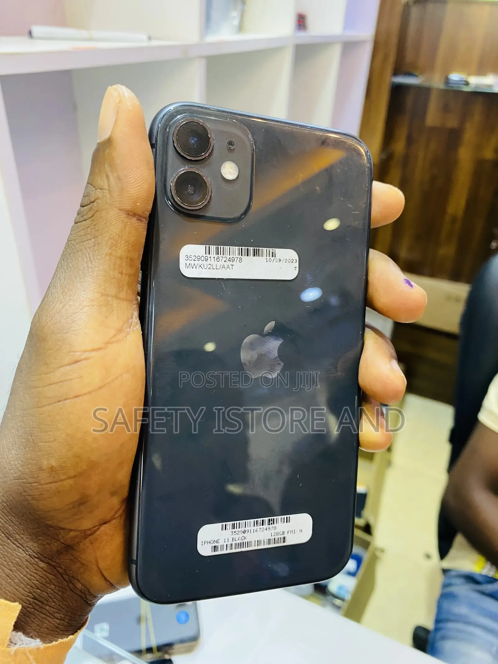 New Apple iPhone 11 128 GB Black