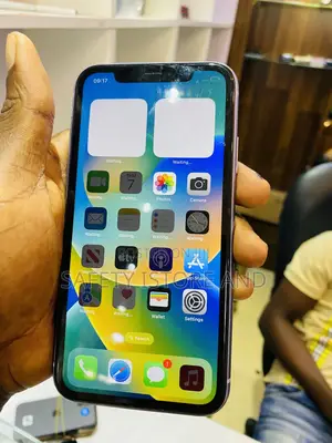 New Apple iPhone 11 128 GB Black
