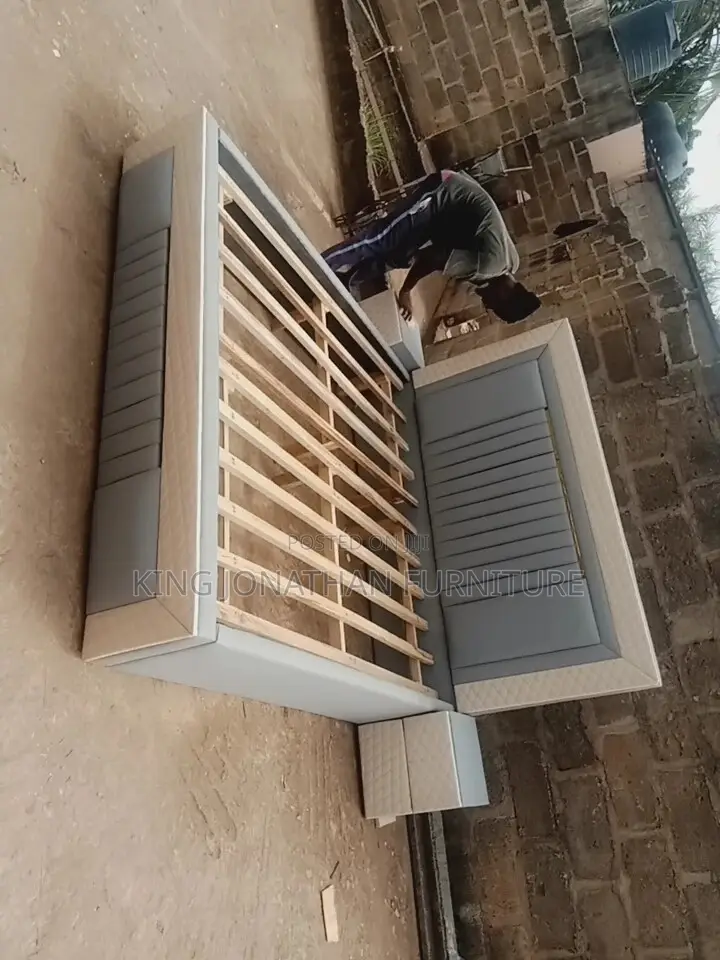 King Jonathan Furniture Queen Size Bed Frame And Side Drawer