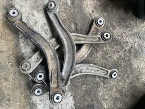 C300 2014 Rear Lower Arms