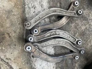 C300 2014 Rear Lower Arms