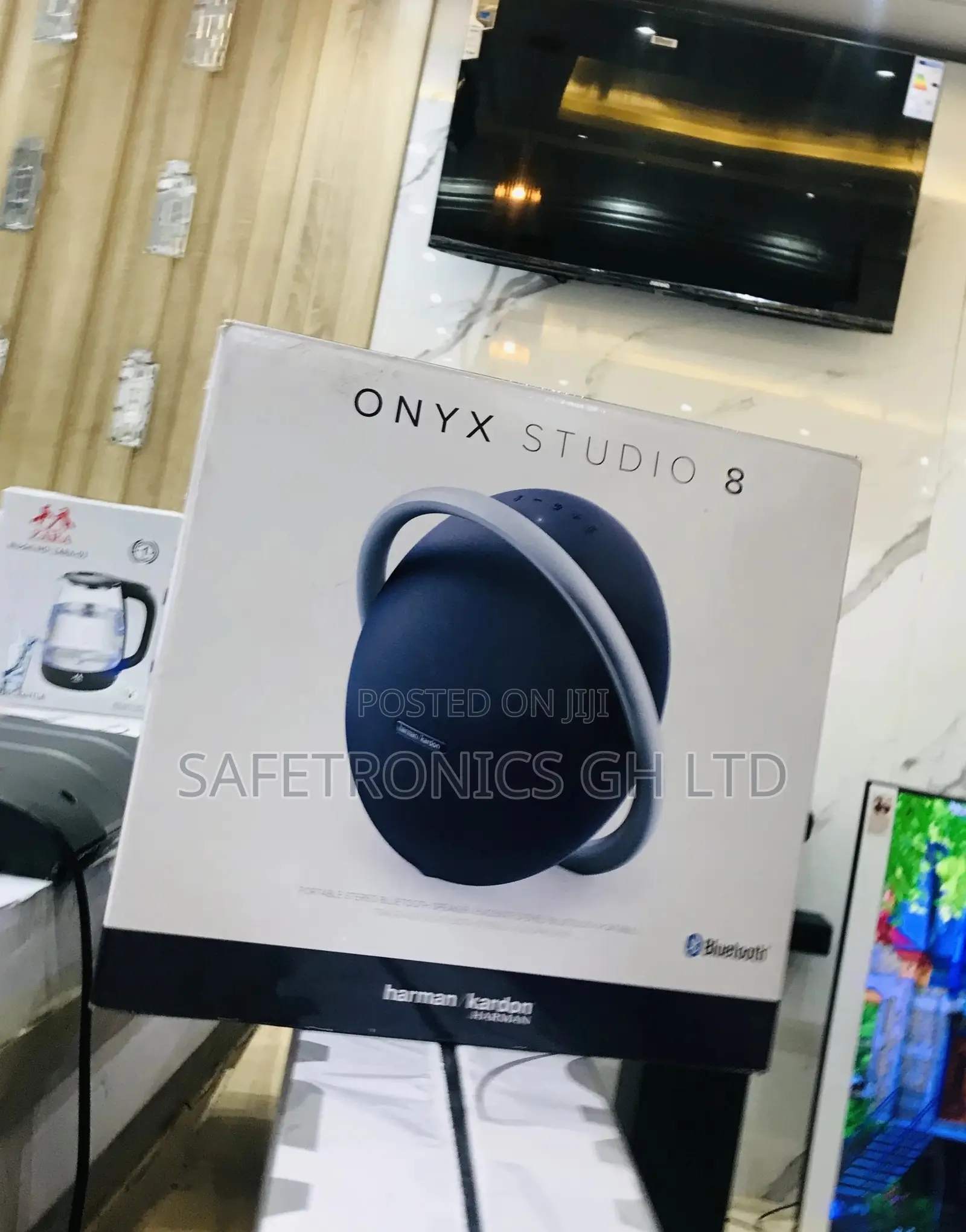 Bluetooth Harman Kardon Onyx Studio 8 Wireless Speaker