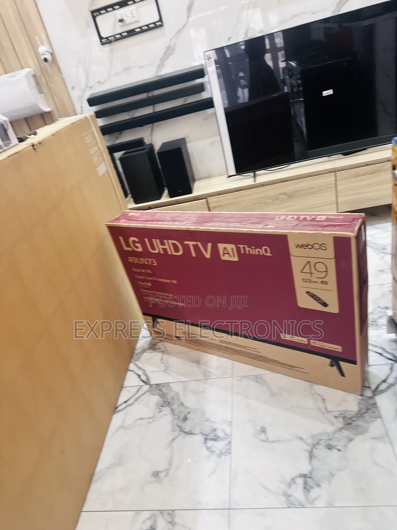 UHD Smart Glossy Screen LG 49” UR73