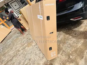 Vivid Clear QLED UHD Smart Samsung 85”Q70