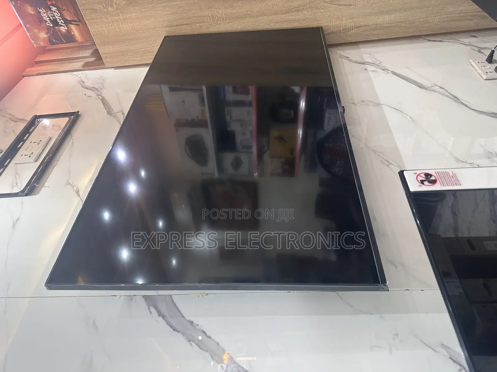 High Resolution Images UHD Smart Glossy LED LG 55”UR78