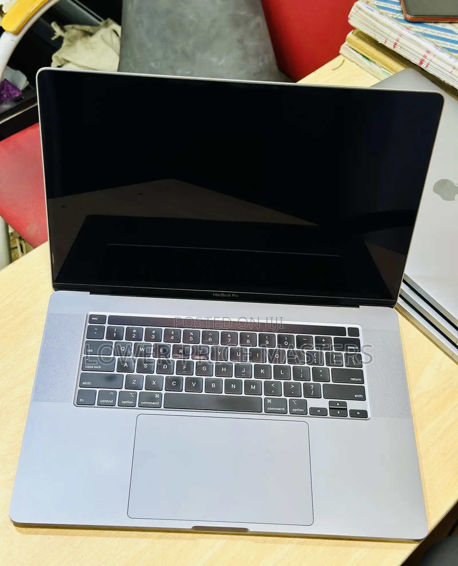 New Laptop Apple MacBook Pro 16GB Intel Core I7 SSD 512GB