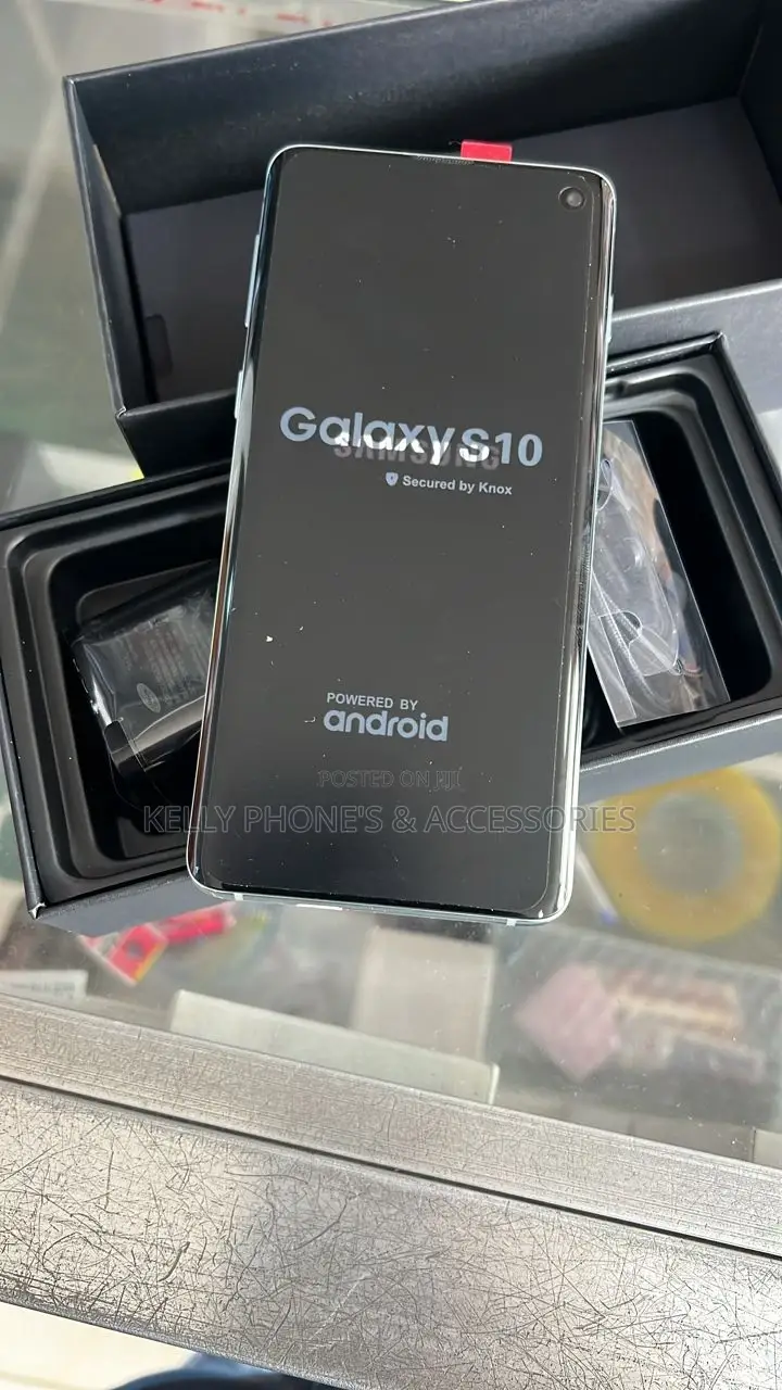 New Samsung Galaxy S10 128 GB Blue