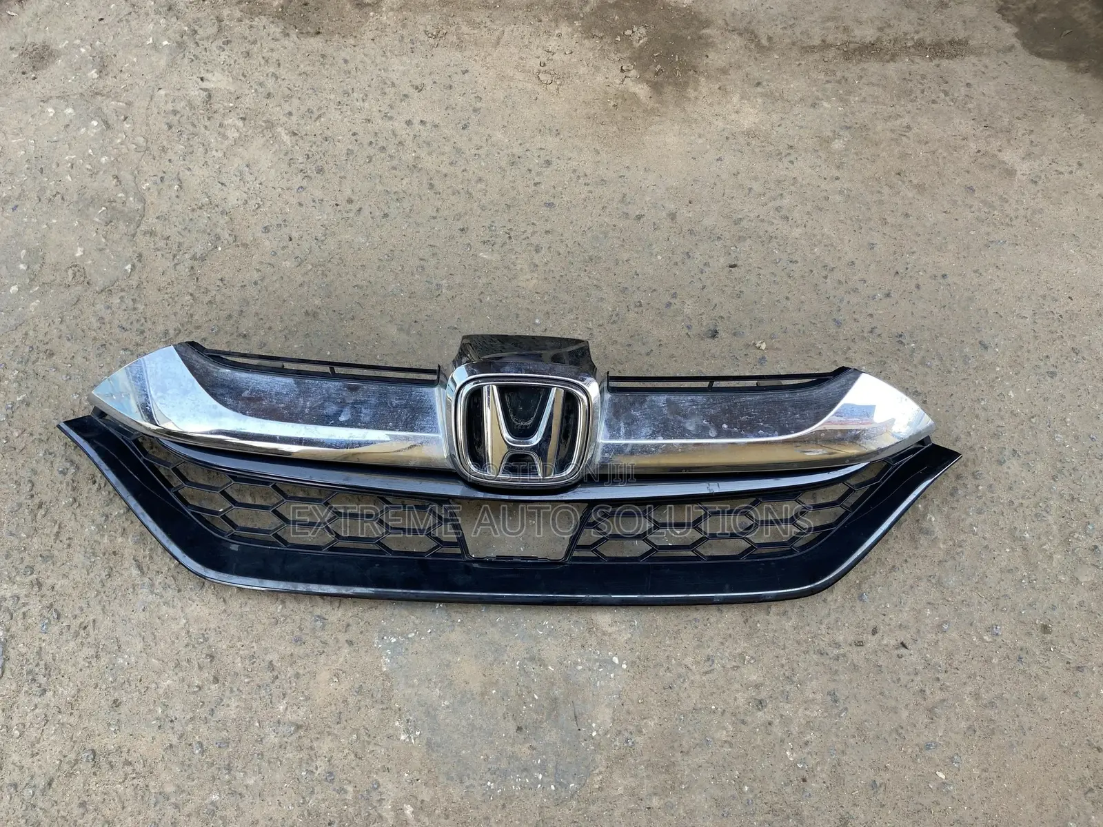 Front Upper Bumper Grille Trim for Honda CR-V 2017 2018
