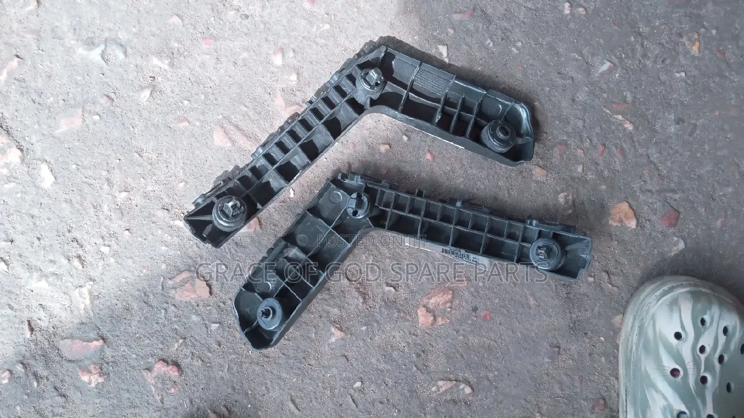 Toyota Corolla 2014 Front Bumper Lockers Original