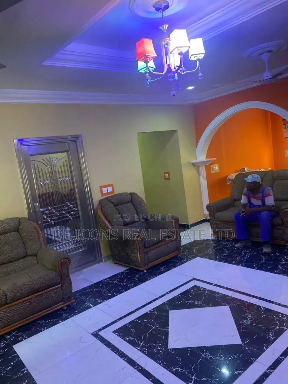 4bdrm Mansion in De-Icons Real Estate, Awutu Senya East Municipal
