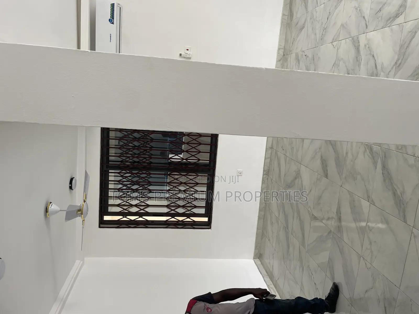 3bdrm Duplex in Oyarifa Mall for rent