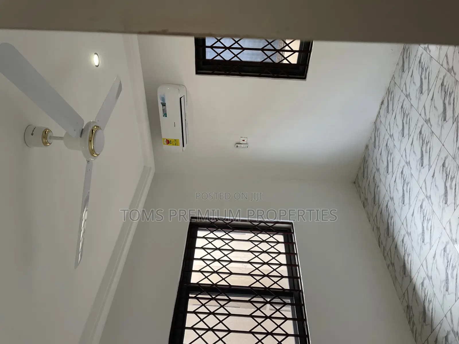3bdrm Duplex in Oyarifa Mall for rent