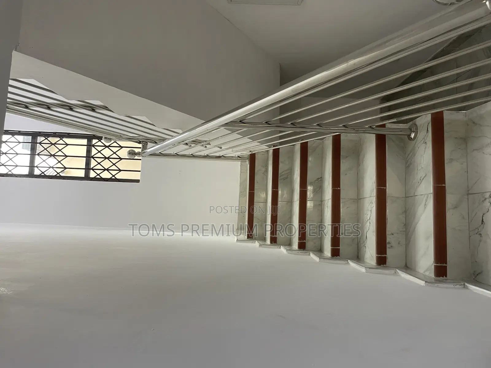 3bdrm Duplex in Oyarifa Mall for rent