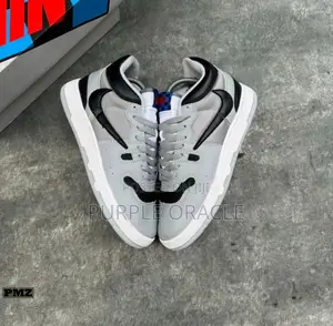 Lace-Up Nike Casual Footwear