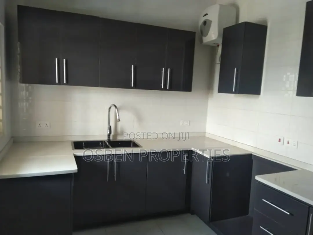 Furnished 5bdrm Mansion in Pleasant Properties, Spintex for sale