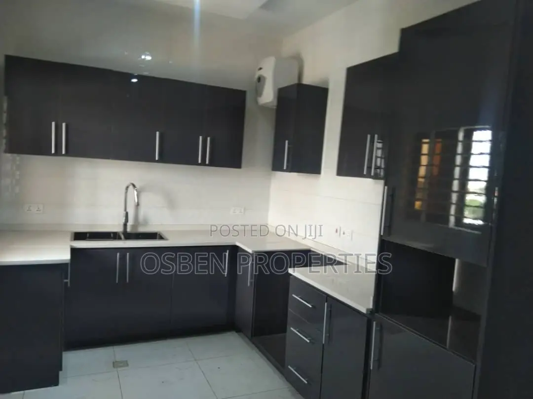 Furnished 5bdrm Mansion in Pleasant Properties, Spintex for sale