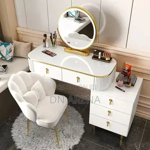 Dresser Make Up Station