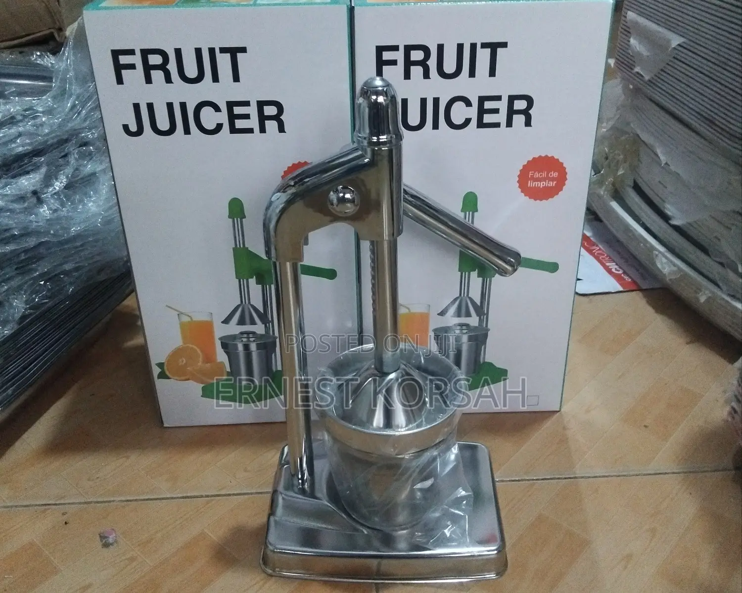 DELICIOUS. FRUIT JUICER ( Metal Juicer)
