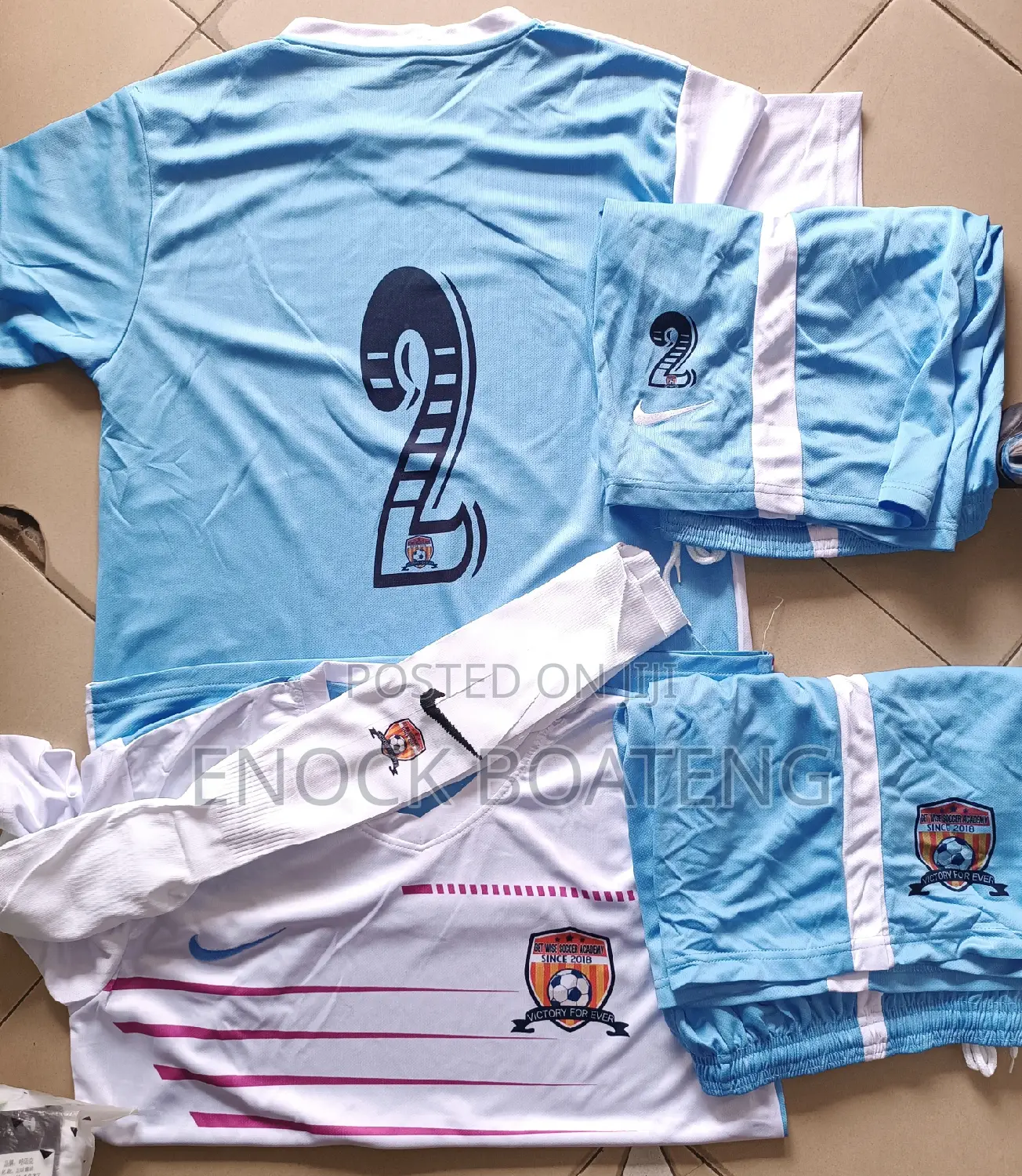 Jerseys Set and Customizing