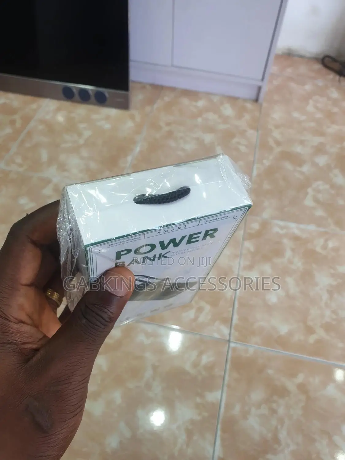 Smart Wireless Powerbank With Built-in Cables