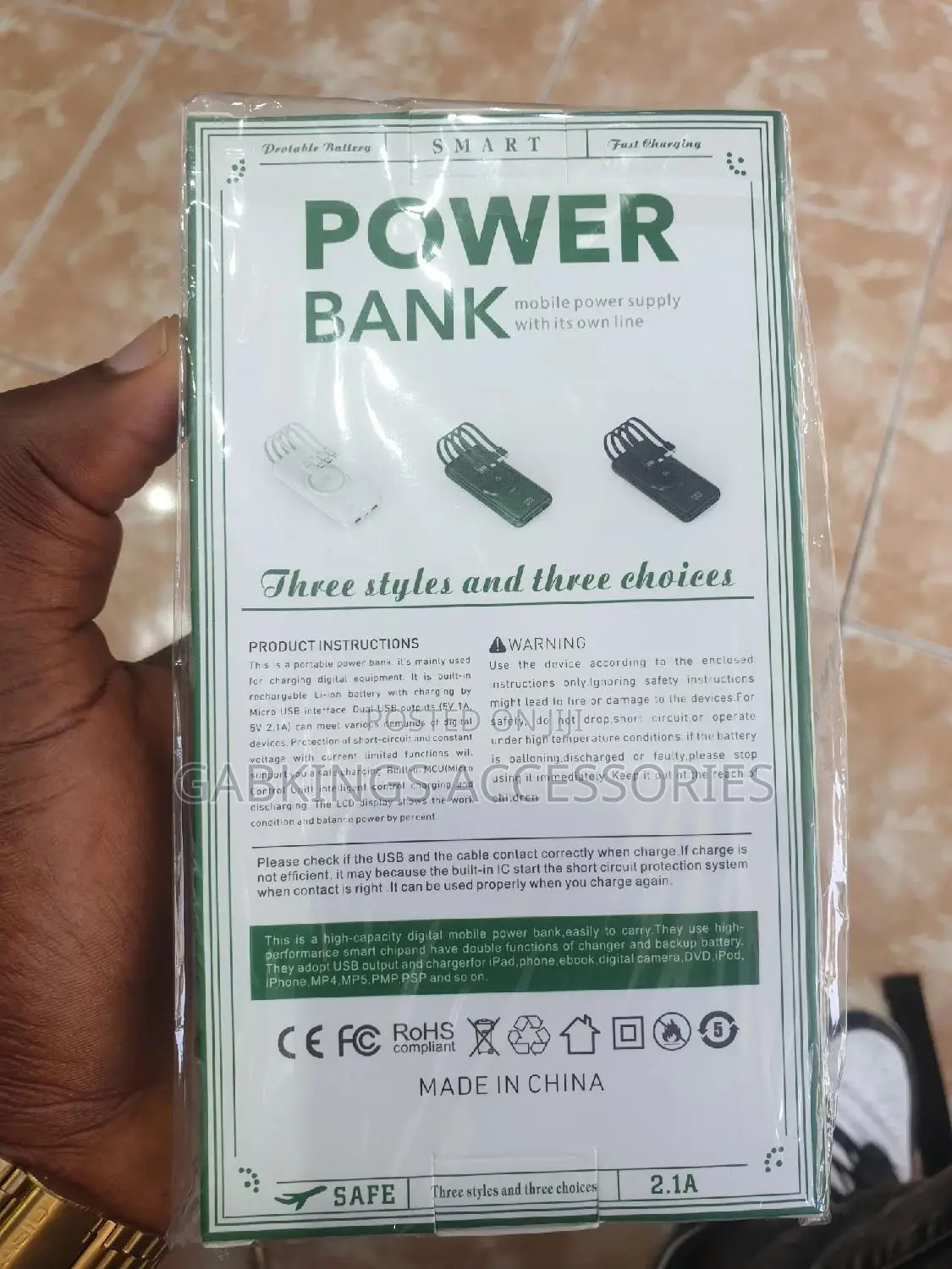 Smart Wireless Powerbank With Built-in Cables