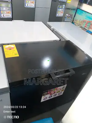 Rainbow Chest Freezer 200 Littres