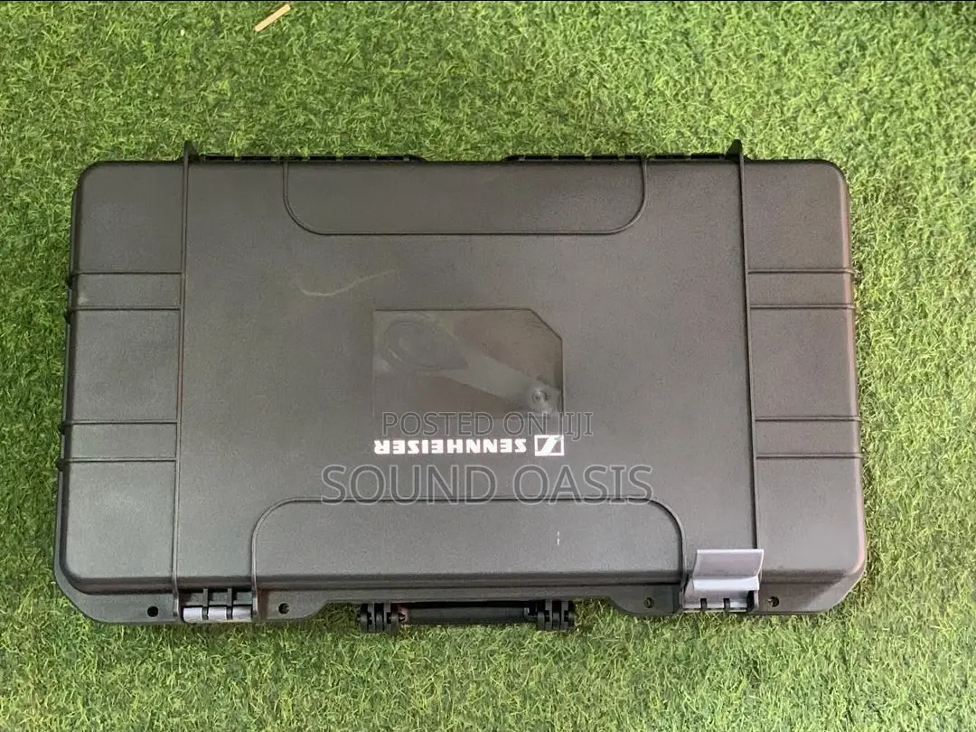 Sennheiser SKM9000 2in1 Microphone in a Case