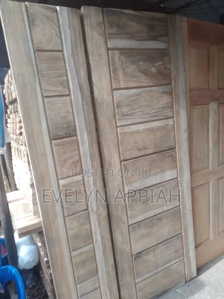 Manzonia One and Half Door